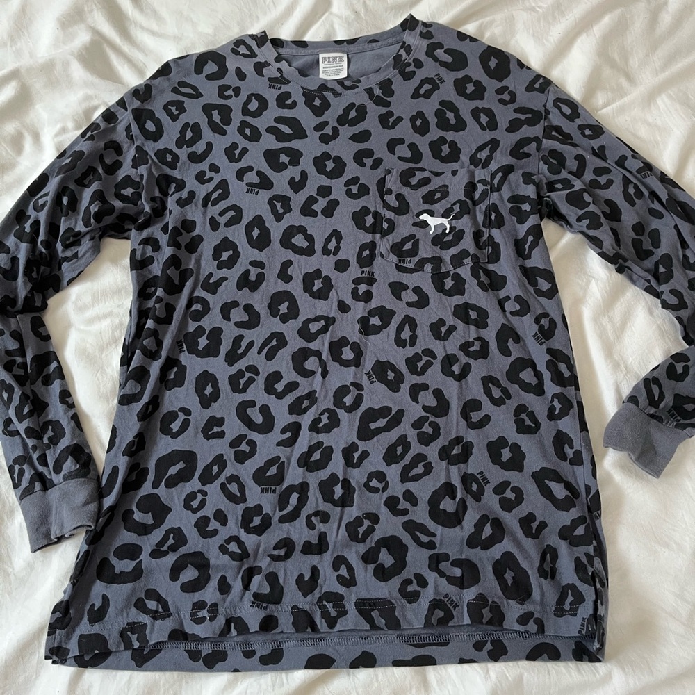 PINK Victoria’s Secret oversized long sleeve top